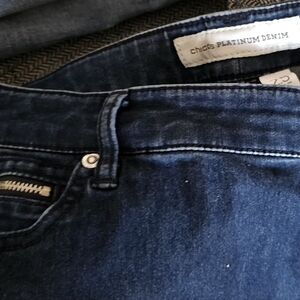Chicos Platinum  Dark Stretch Denim Cropped L /14